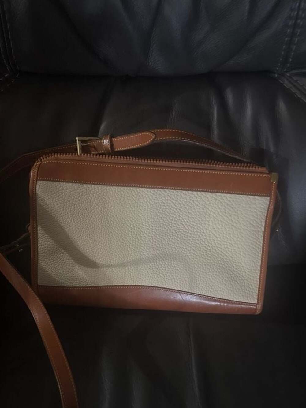Vintage Dooney & Bourke All Weather Leather Two-Tone Cream and Tan Crossbody Bag - Picture 2 of 4